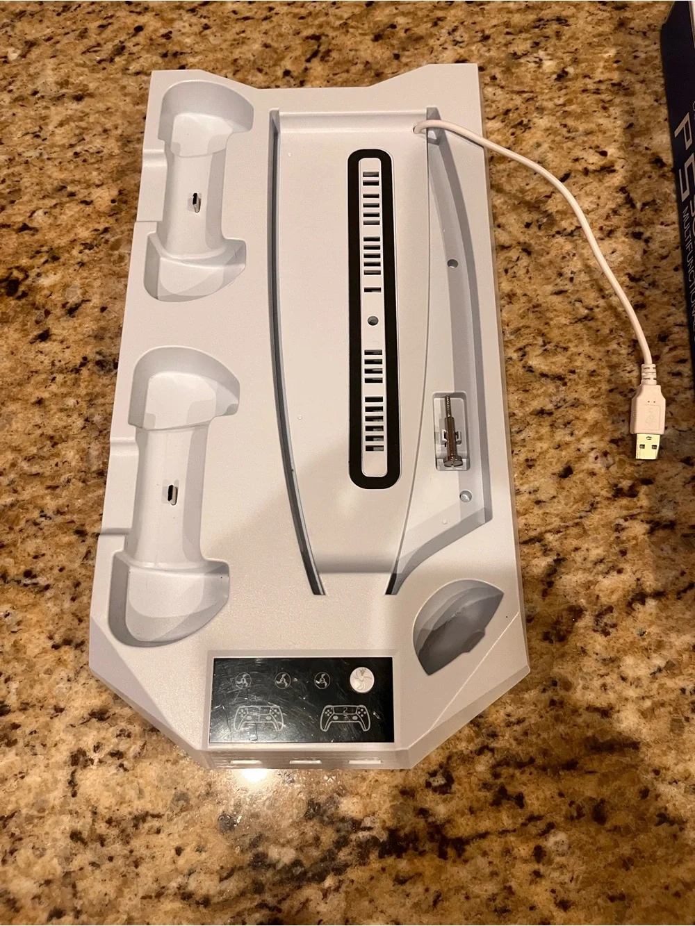White PS5 Accessory Charging and Cooling Dock